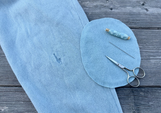 Flicken mit der Hand aufnähen - Repariererei