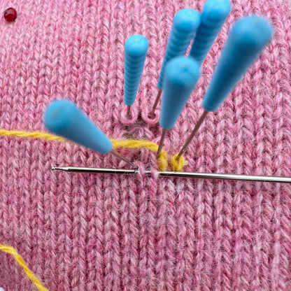 How to repair your knits invisibly with Swiss Darning (English)