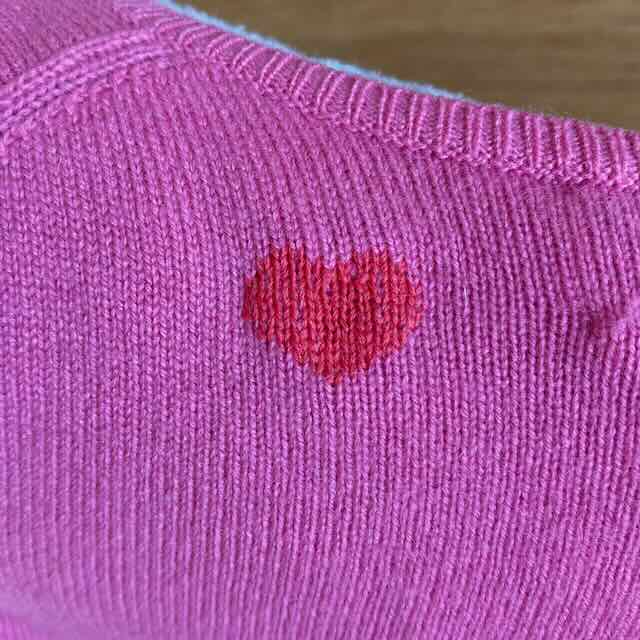 How to repair your knits invisibly with Swiss Darning (English)